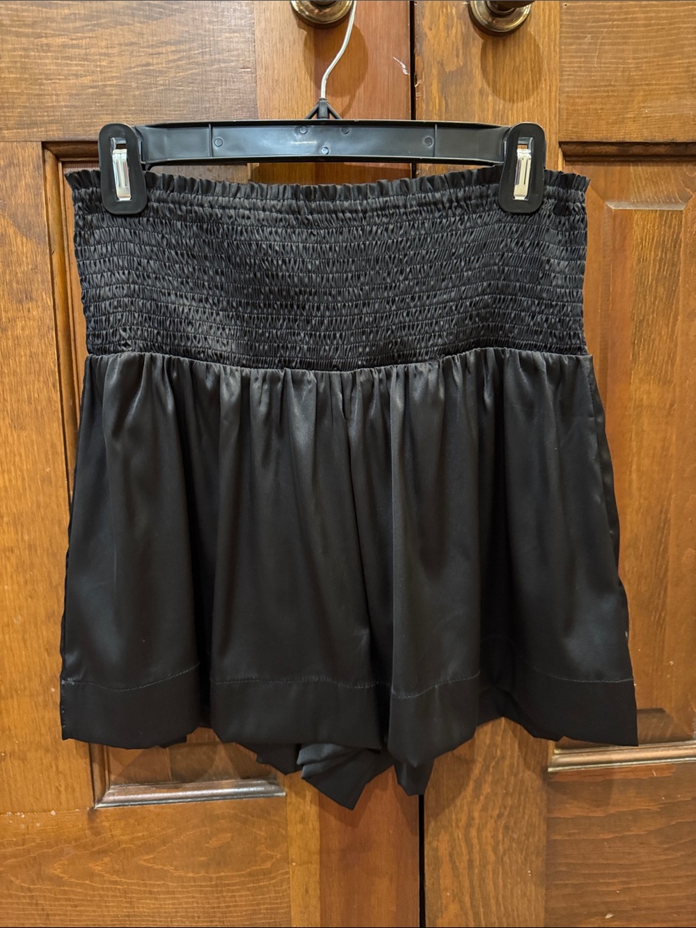TCEC Black Smocked Waist Satin-Look Shorts- size small- EUC!